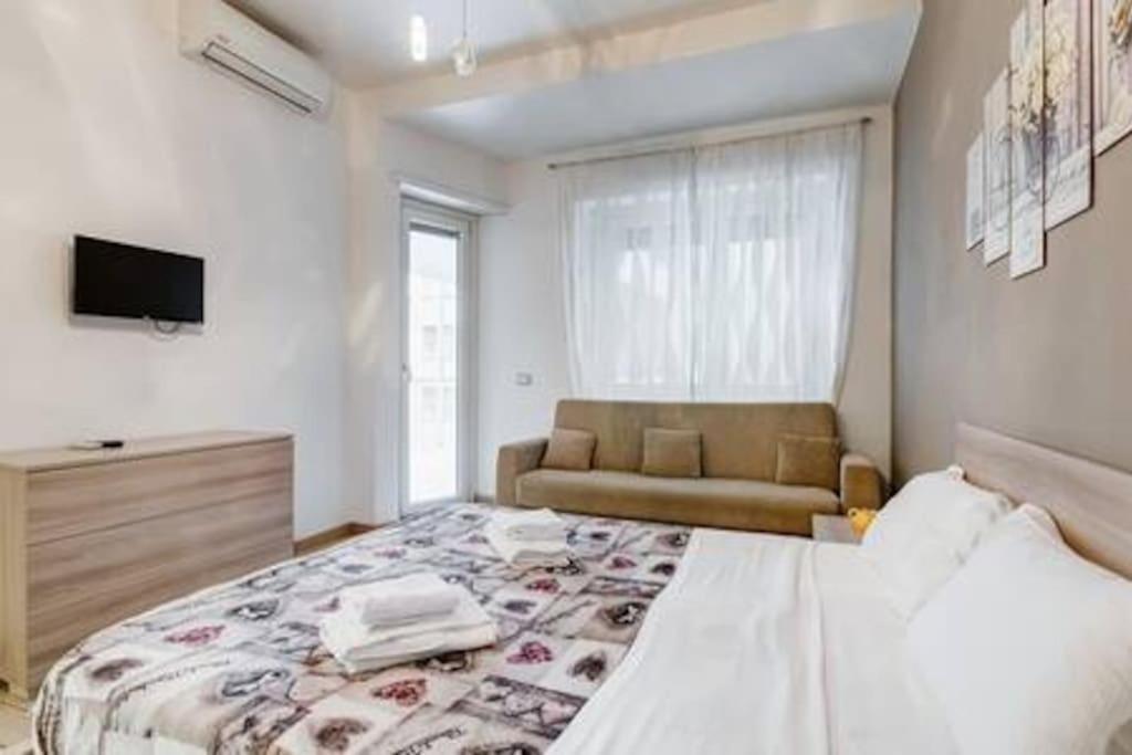 Domus Laterani By Jfm - Comfortable Apartment Big Terrace Colosseo ローマ エクステリア 写真